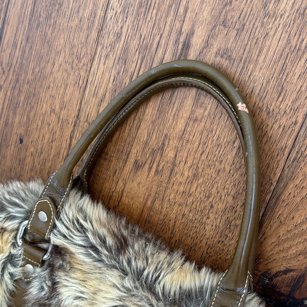 OILILY Faux Fur Embroidered Nordic Purse Handbag - Picture 4 of 11